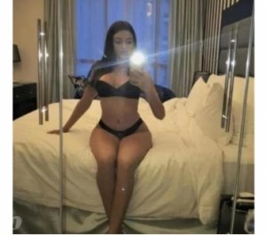 Marie-suzanne escorts in National City